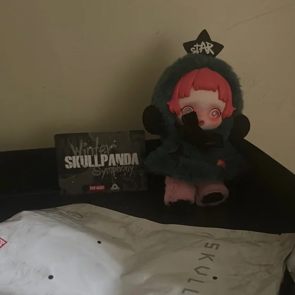 Skull Panda Winter Symphony Partita Star Doll - Picture 3 of 5